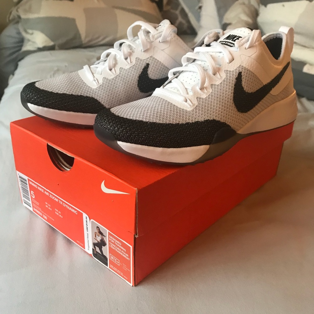 *BRAND NEW IN BOX* Nike Air Zoom Dynamic